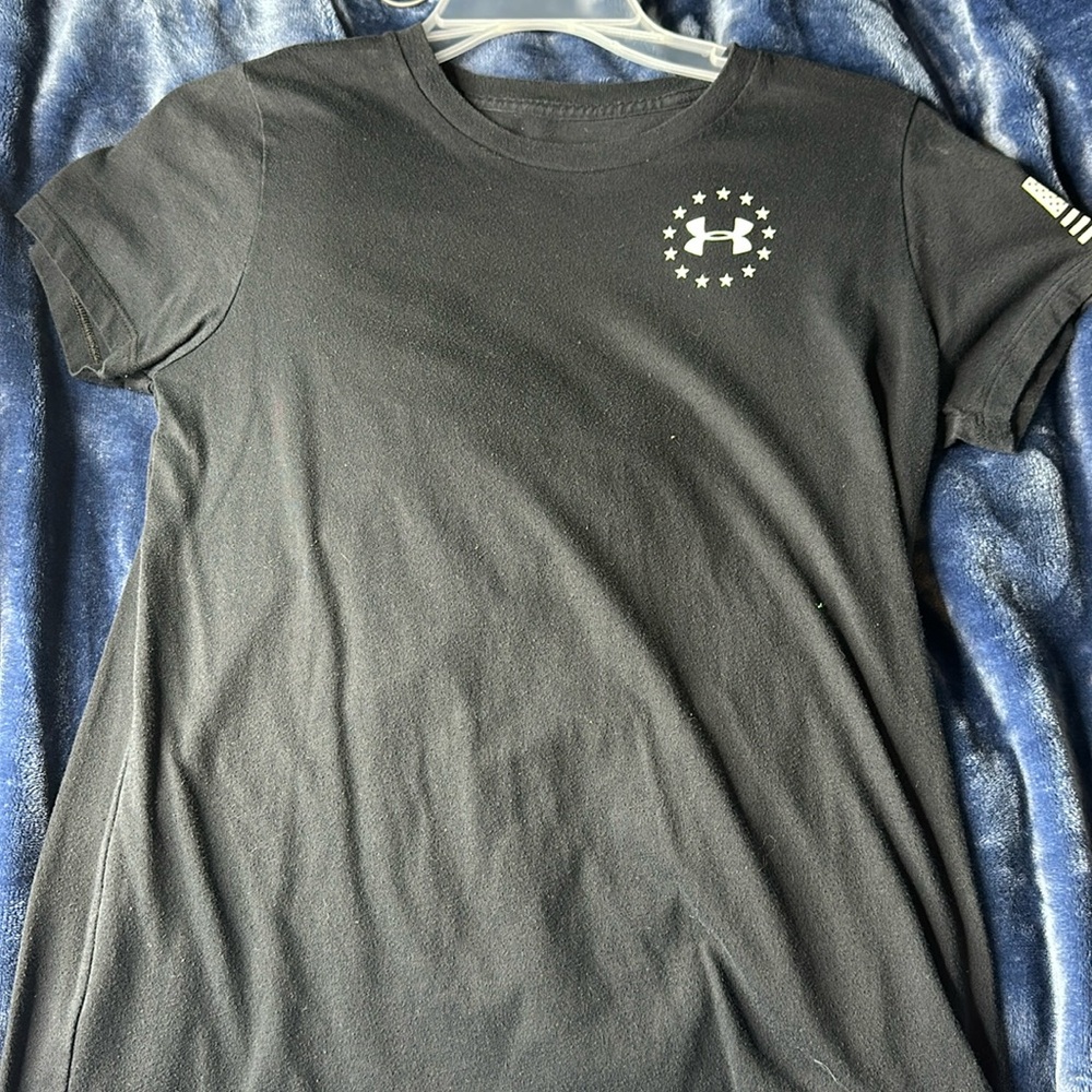 Black Under Armor Tee shirt Women's size Medium